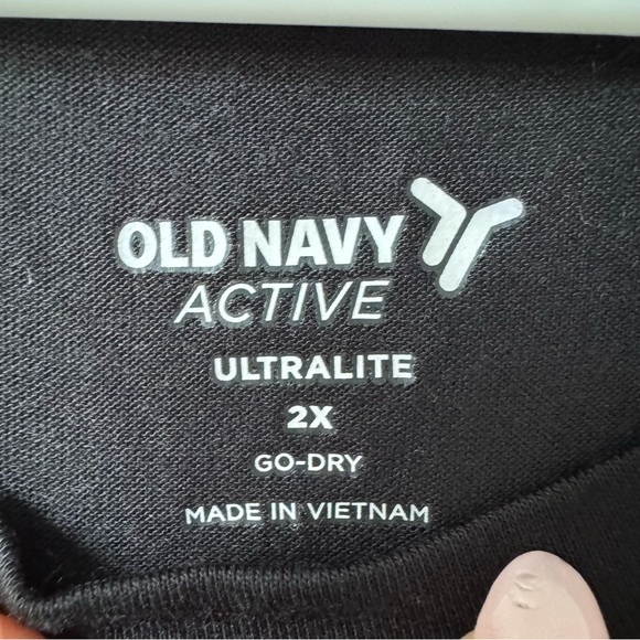 Old Navy Ultralite Go Dry Black Sleeveless Women's Top - Picture 5 of 9